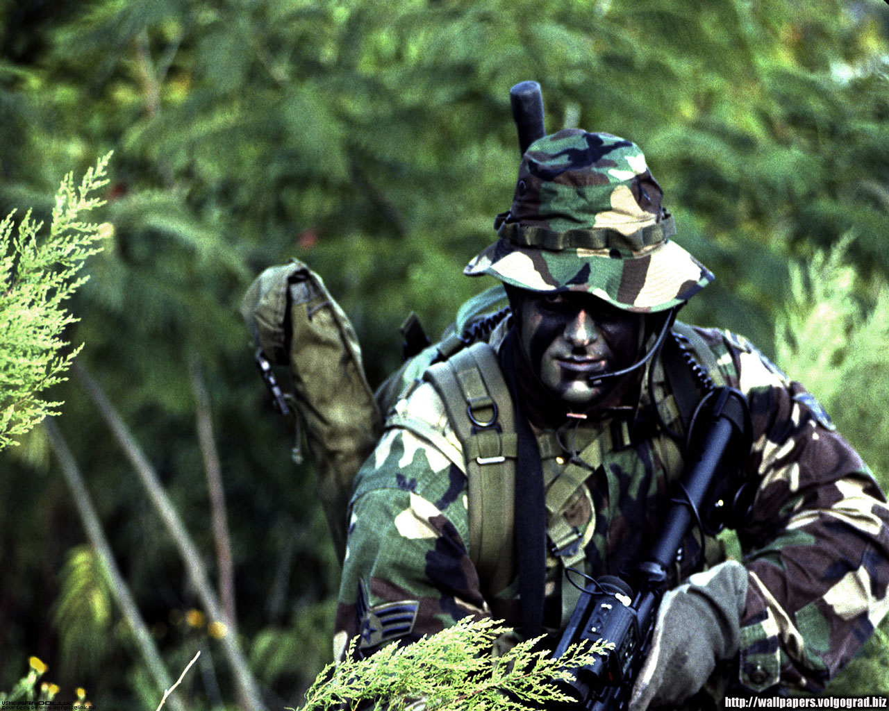Картинка солдат Маскировка военные Солдаты Камуфляж Армия
