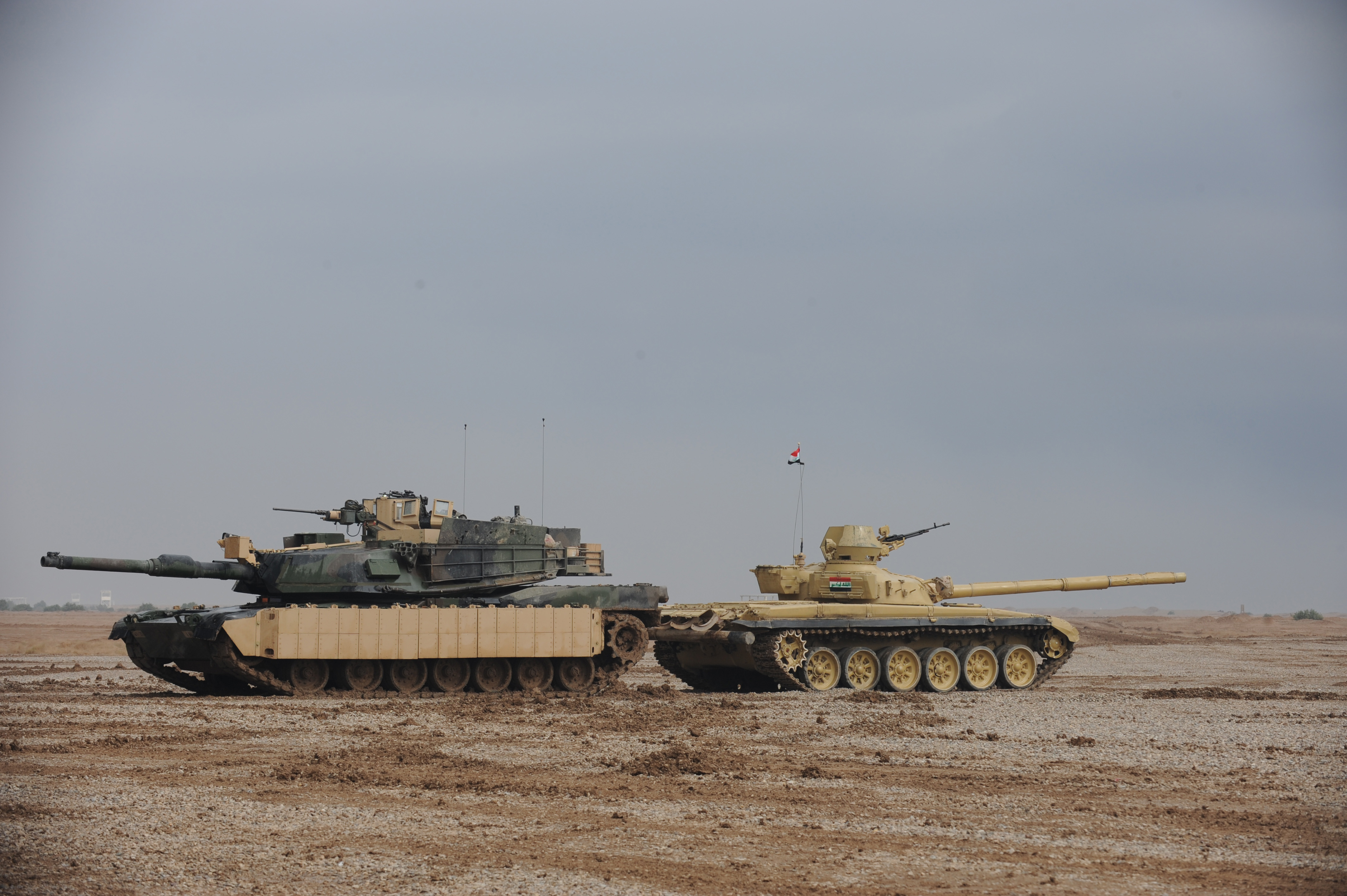 Дуэль абрамс и т. Танк t72-m1. M1a1 Abrams т-72. Танк м1 Абрамс против т 90. Танк т90 против танка Абрамс.