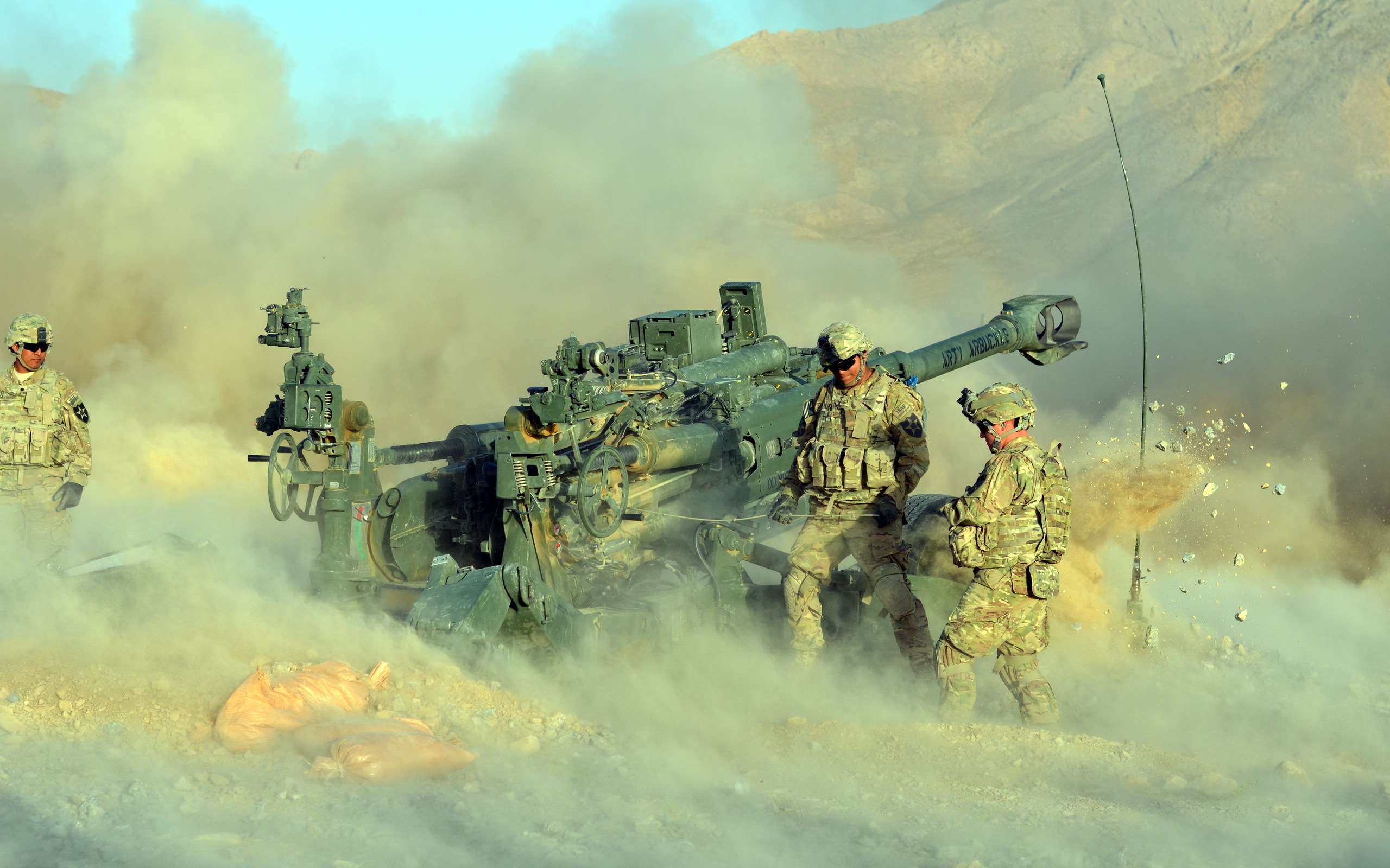 оружие Афганистан НАТО D-30 Howitzer учения солдат без смс