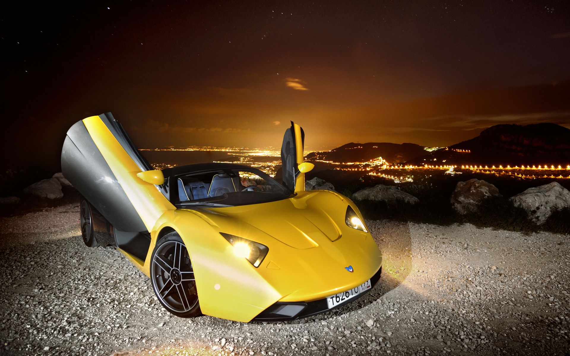желтый автомобиль maserati supercar спортивный скачать