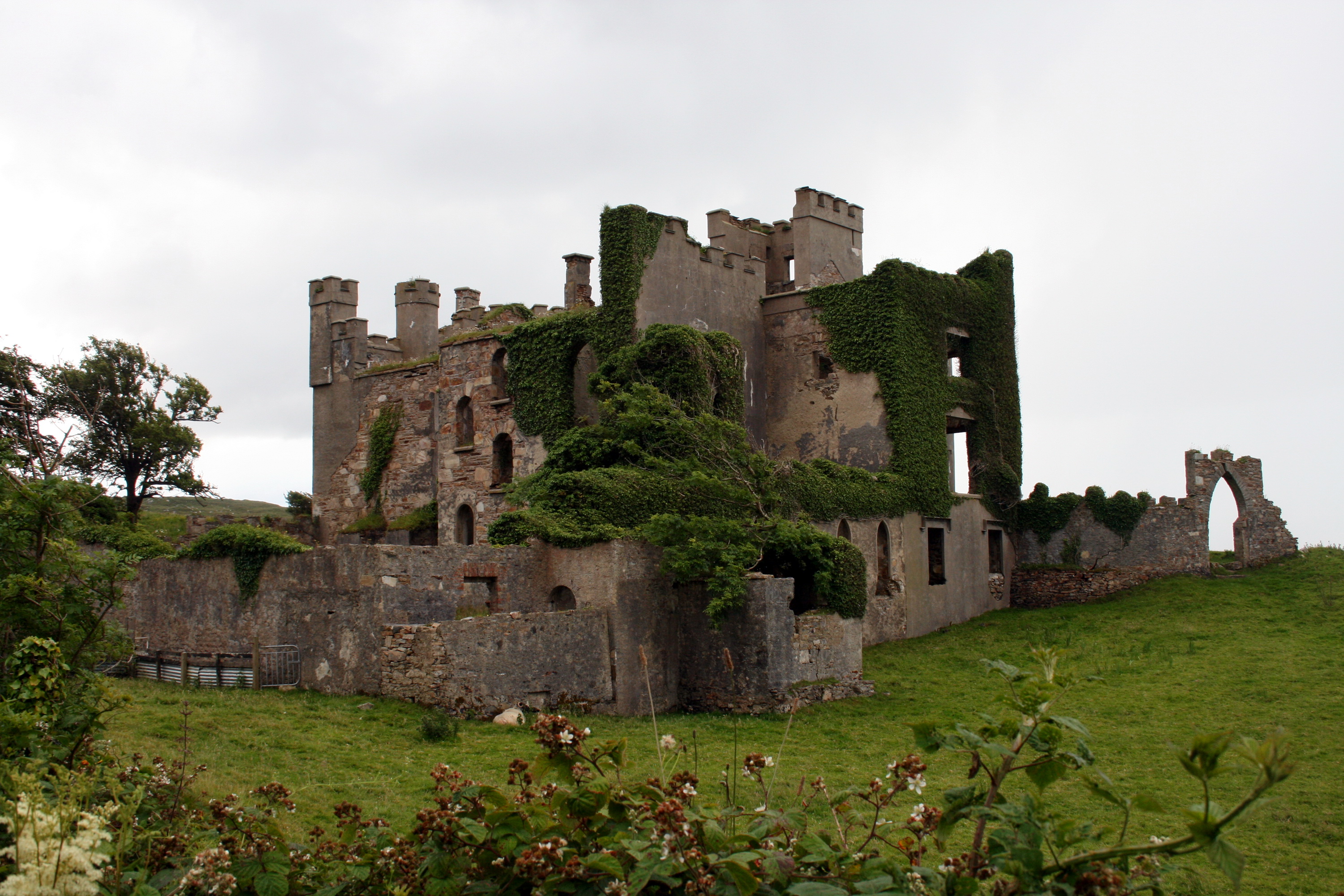 Замки Clifden Castle Ireland Города фото 3000x2000 город, замок обои картин...
