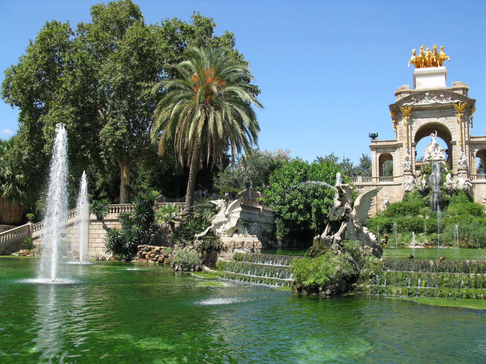Барселона Испания Водопады Фонтан дворец бесплатно