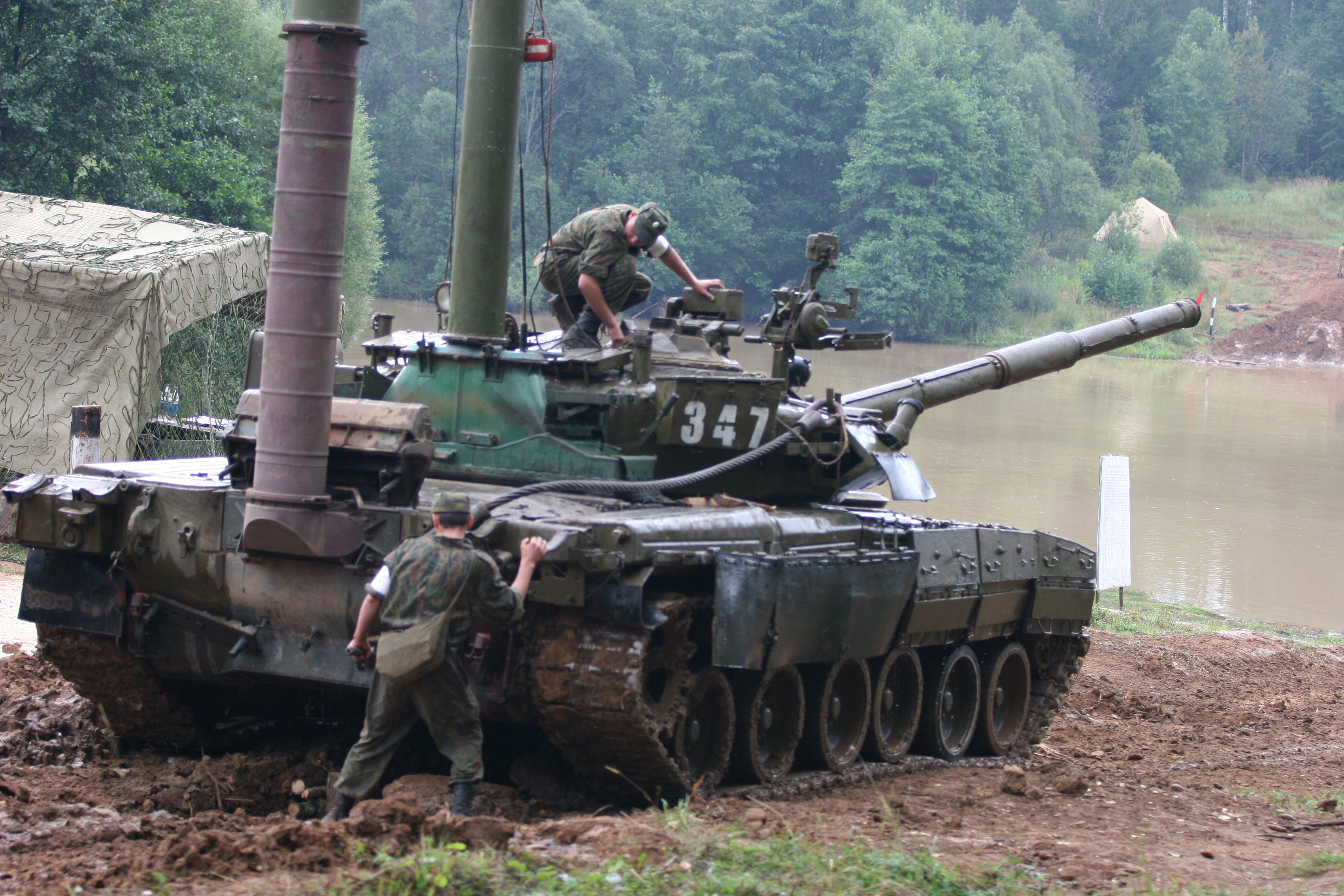 Экипаж танка 80. Танк т80. Т64 т72 т80. Т-72 И Т-80. ОПВТ танка т-64.