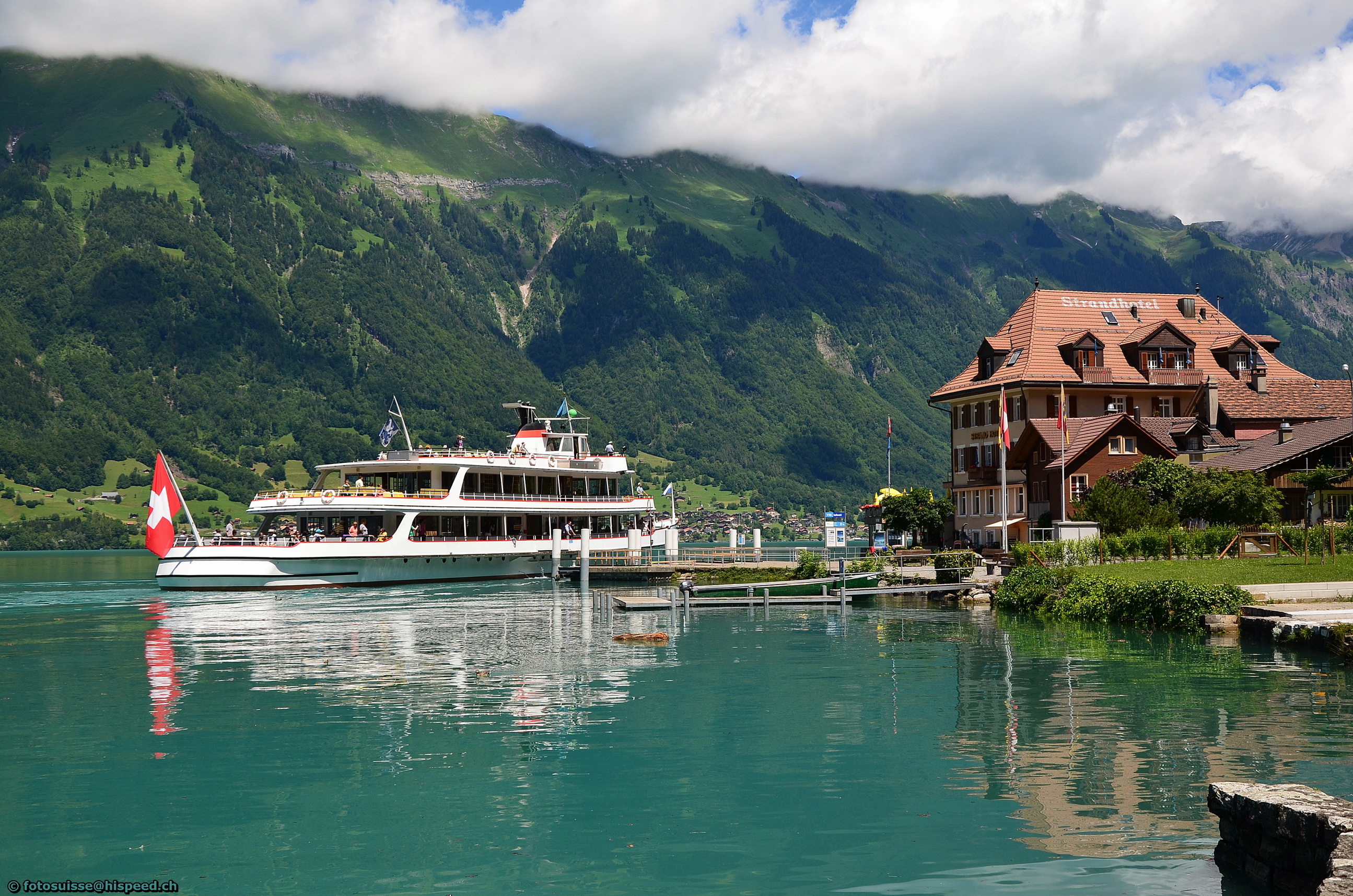 Lake Brienz, Iseltwald, Switzerland загрузить