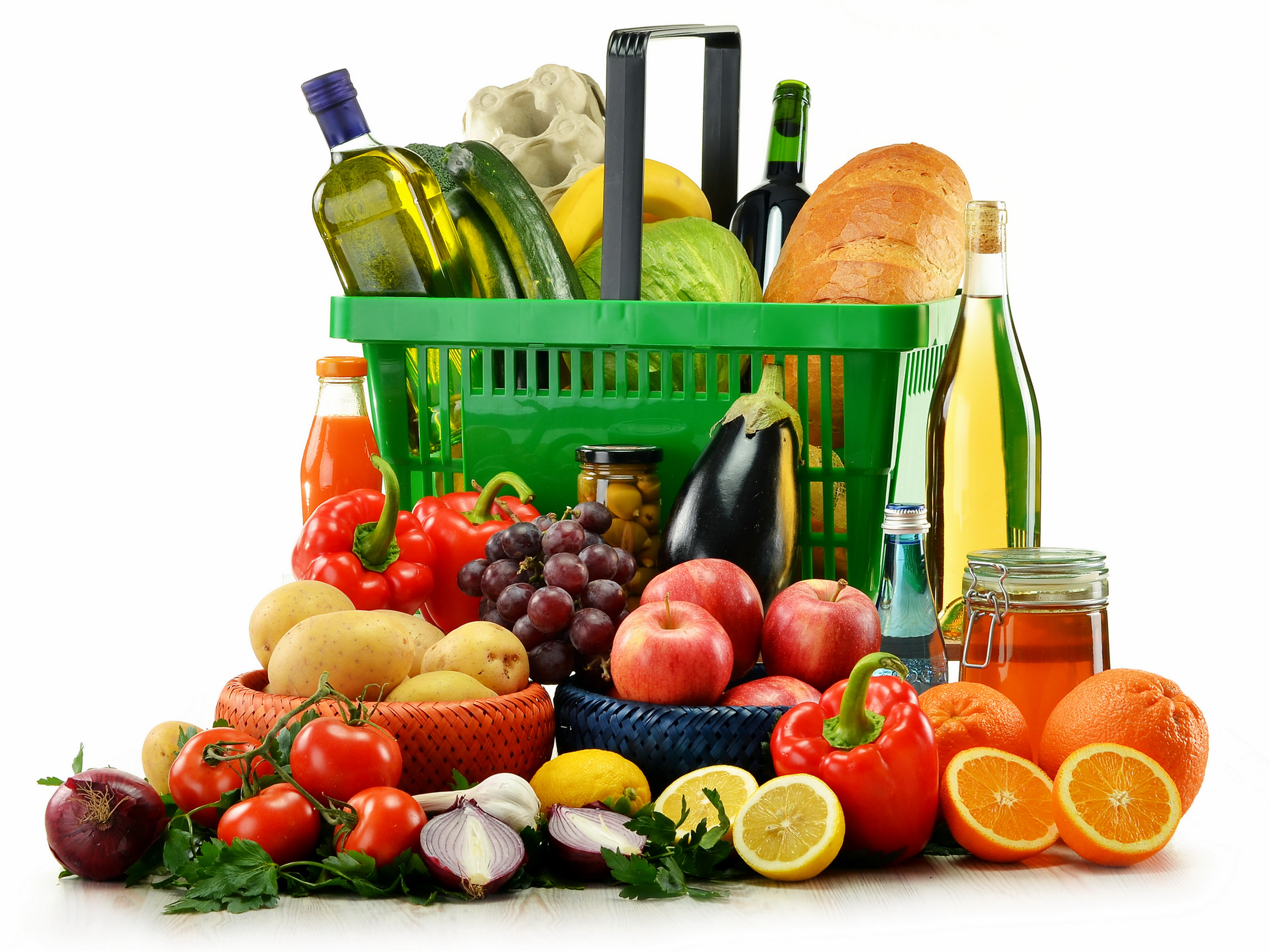 Продуктовая продукция. Овощи и фрукты. Корзина с продуктами. Продукты на прозрачном фоне. Продукты питания.