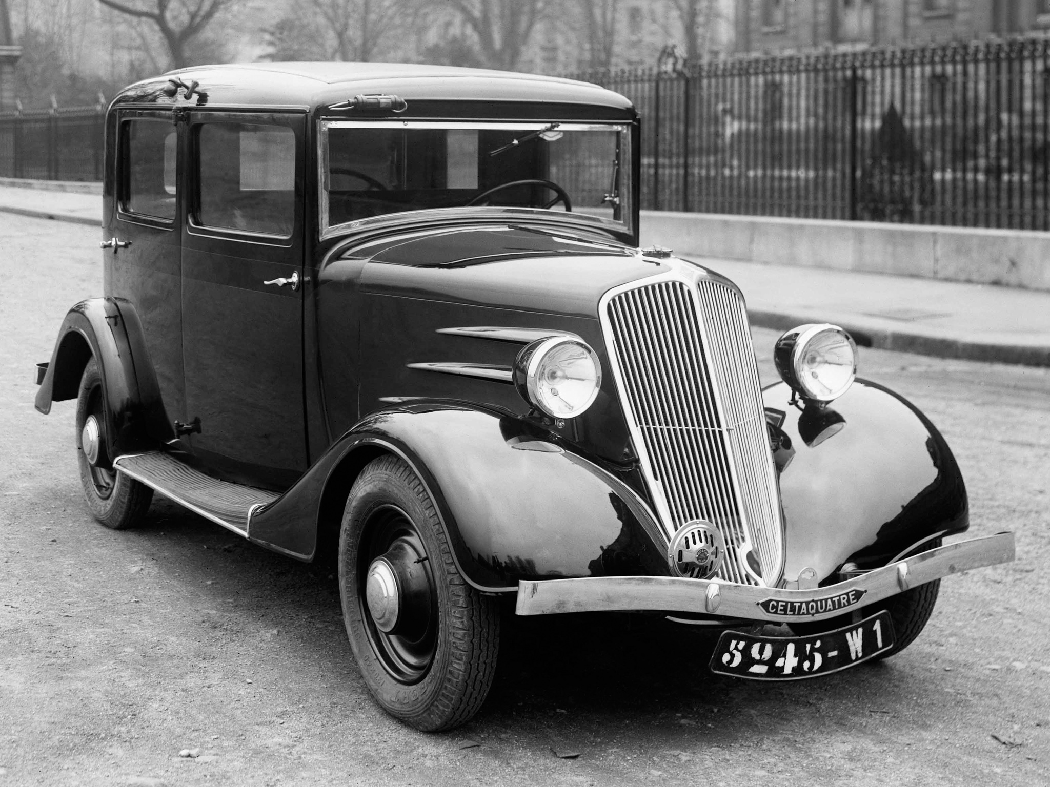Renault старые. Рено 1934. Renault Celtaquatre. Renault 1921. Renault 30.