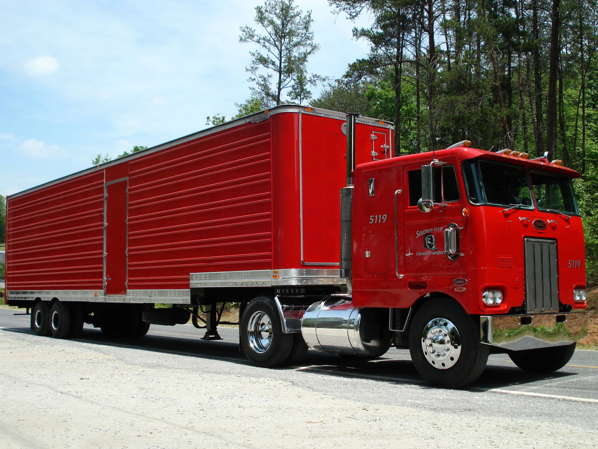 Как выглядит грузовик. Петербилт 262. Петербилт 380. Red грузовик Петербилт. Грузовик Петербилт 10 тонн.