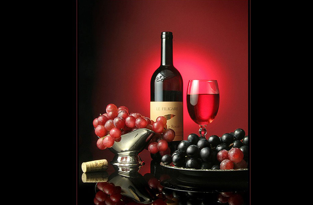 С днем рождения бокал вина. Натюрморт с бутылкой вина. Натюрморт с виноградом. Натюрморт с вином.
