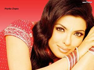 Обои Индийские Приянка Чопра