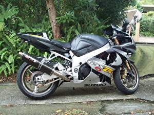 Картинка Спортбайк Сузуки мотоцикл