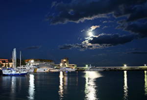 Обои Берег Лодки Причалы Природа