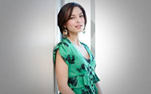 Обои Kristin Kreuk
