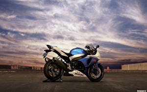 Фотографии Suzuki Suzuki GSX R1000 Мотоциклы