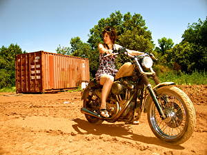 Картинка Девушка на харлеи Девушки Мотоциклы