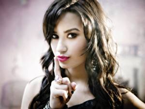 Обои Demi Lovato Знаменитости