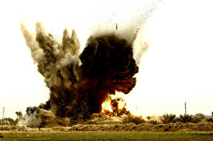 Фотография Взрывы военные