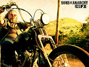 Картинка Сыны анархии байкер на мотоцикле