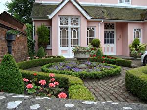 Обои Ландшафтный дизайн розовый домик город