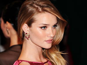 Обои Rosie Huntington-Whiteley