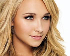 Обои для рабочего стола Хайден Панеттьери Знаменитости