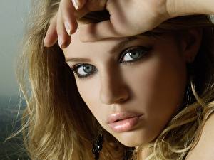 Обои Xenia Tchoumitcheva Смотрят Девушки