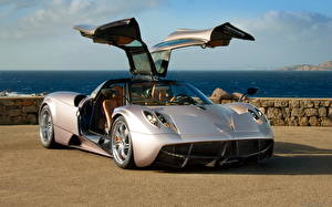 Обои Pagani Huayra машина