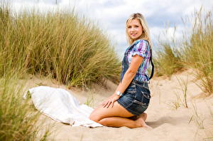 Картинка Jenni Gregg Юбки молодая женщина