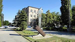 Обои для рабочего стола Памятники Волгоград 100 миллионной тонны стали город