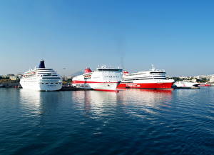 Картинки Корабль Круизный лайнер Superfast Ferries у берегов Греции