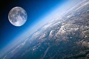 Картинки Поверхность планеты горы с высоты Космос