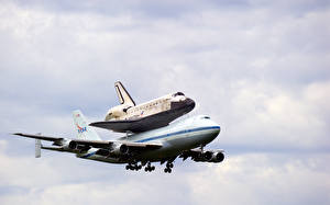 Обои Самолеты Boeing Boeing 747-100 Space Shuttle Discovery