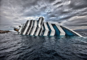 Фотографии Катастрофы Корабль Круизный лайнер Costa Concordia