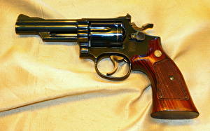 Картинка Пистолеты Револьвера Magnum военные