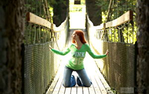 Фотография Piper Fawn Рыжие подвесной мост молодые женщины