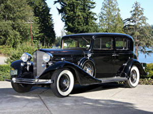 Фотографии Cadillac Седан V8 355-C Town Sedan by Fleetwood [5330-S] 1933 машина