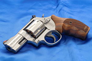 Картинки Пистолеты Револьвера Smith & Wesson Model 686P