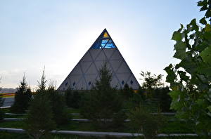 Картинки Казахстан Астана. Дворец мира и согласия Пирамида Города