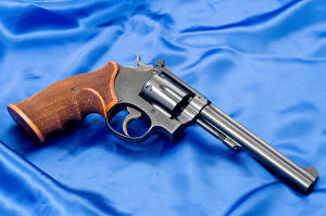 Обои для рабочего стола Пистолеты Револьвера Smith & Wesson K22 Армия
