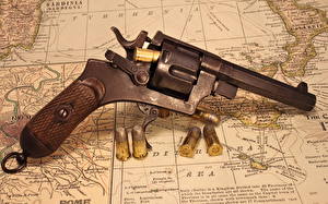 Обои Пистолет Револьвера военные