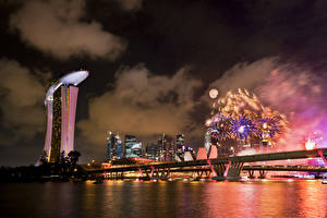 Обои для рабочего стола Сингапур Фейерверк Ночь город