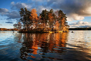Обои Озеро Россия Небо Озеро Вуокса на Карельском перешейке Остров Окунёвый Природа