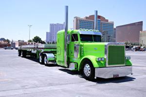 Фотографии Петербилт Грузовики 379 салатовый цвет