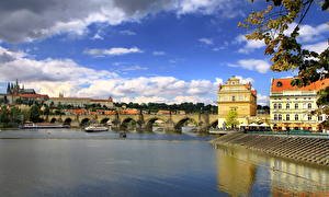 Картинка Чехия Небо Мост Прага Облака Города