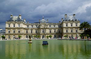 Картинка Замок Франция Небо Облака Париж Дворец Luxembourg Города