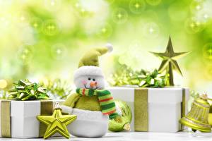 Фотографии Праздники Новый год Игрушки Снеговики Подарков