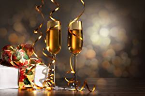 Фотография Праздники Новый год Шампанское Бокалы Лента