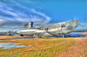 Картинки Подводные лодки Небо Памятники Облако Трава Typ VII-C U-995 Армия