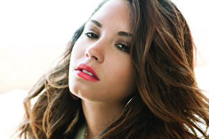 Фото Demi Lovato Лицо Смотрит Брюнетки Волосы Шатенка