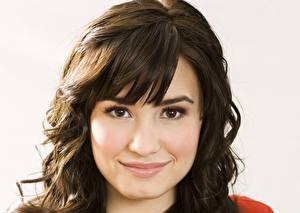 Фотографии Demi Lovato Глаза Лицо Смотрят Улыбка Брюнеток Волосы