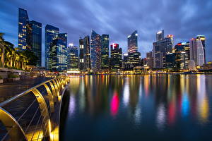 Картинки Сингапур Небоскребы Берег Ночные
